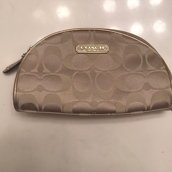 Coach Handbags - Coach Gift for Estée Lauder Holiday 2010